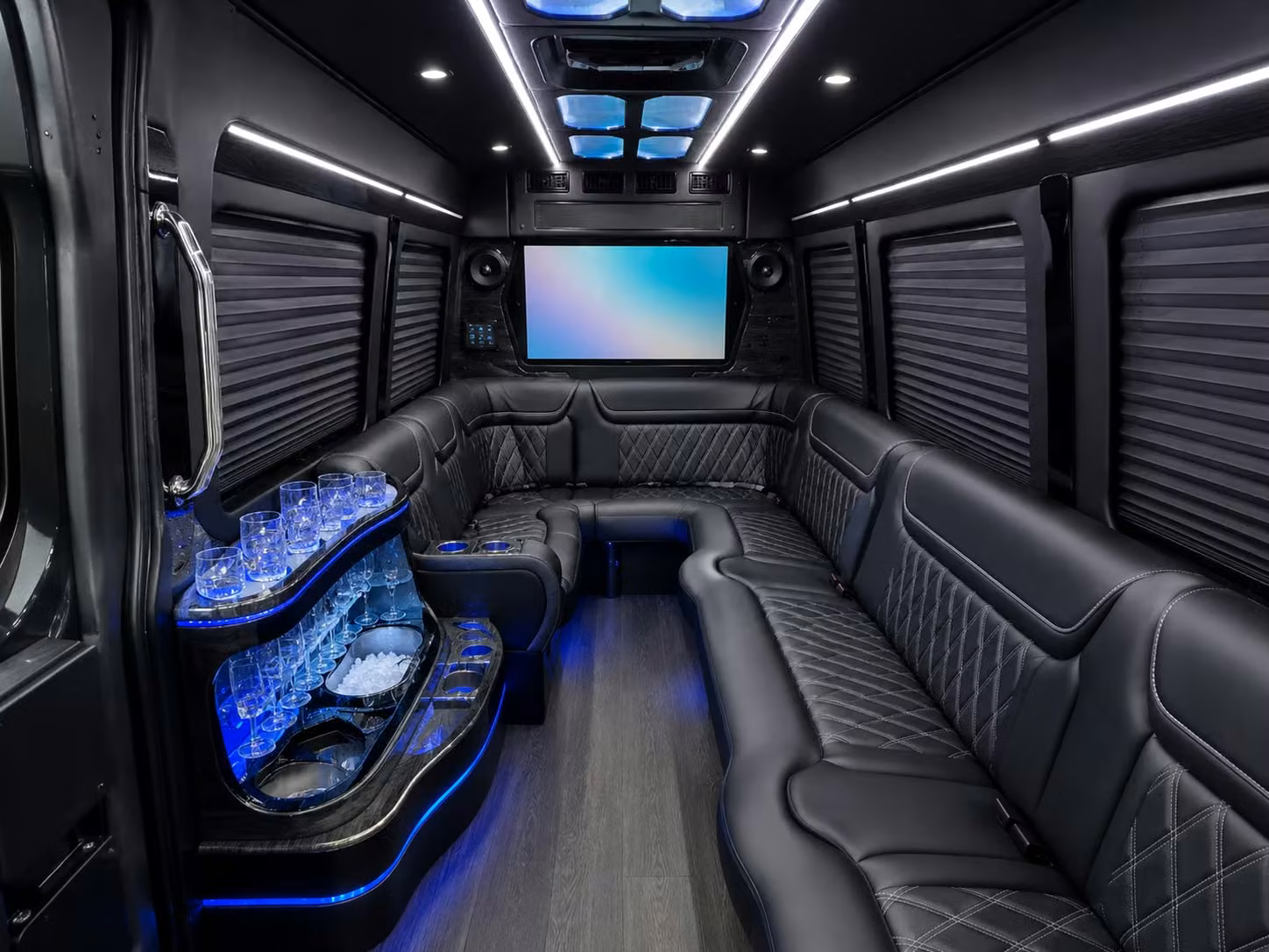 choosing the right bus for elk grove sports team and fan group transportation